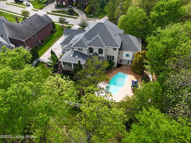18901 Ridgeleigh Ln, Louisville, KY 40245