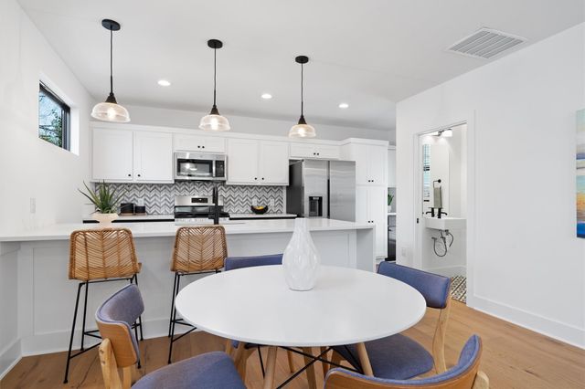 2102 Eva ST 2, Austin, TX 78704