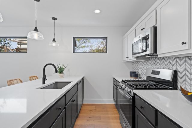 2102 Eva ST 2, Austin, TX 78704