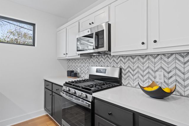 2102 Eva ST 2, Austin, TX 78704