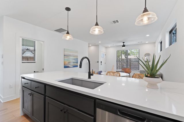 2102 Eva ST 2, Austin, TX 78704
