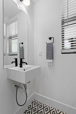 2102 Eva ST 2, Austin, TX 78704