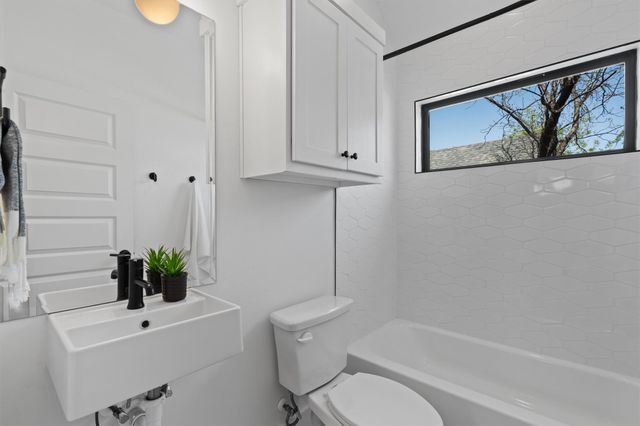 2102 Eva ST 2, Austin, TX 78704