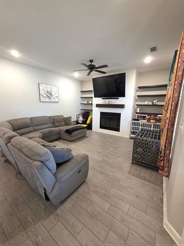 2809 Whisker Way, Benton, AR 72015