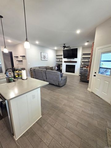 2809 Whisker Way, Benton, AR 72015