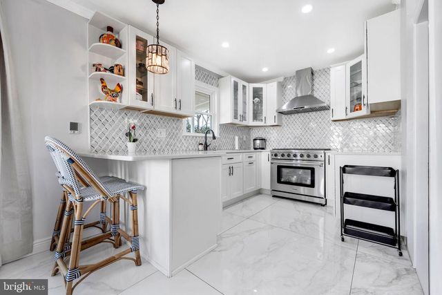 15 KENMORE RD, Upper Darby, PA 19082