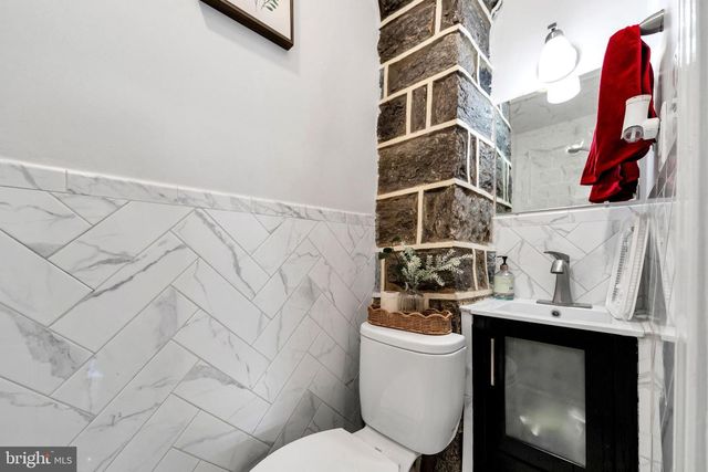 15 KENMORE RD, Upper Darby, PA 19082