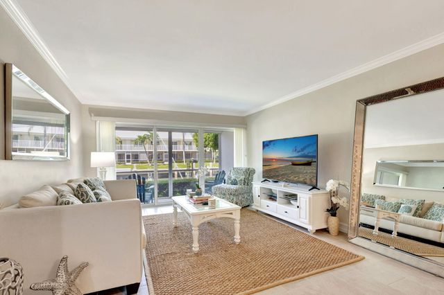68 Yacht Club Drive 3, North Palm Beach, FL 33408