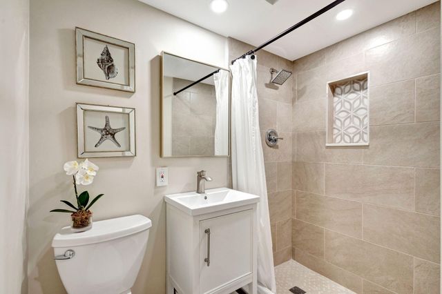 68 Yacht Club Drive 3, North Palm Beach, FL 33408