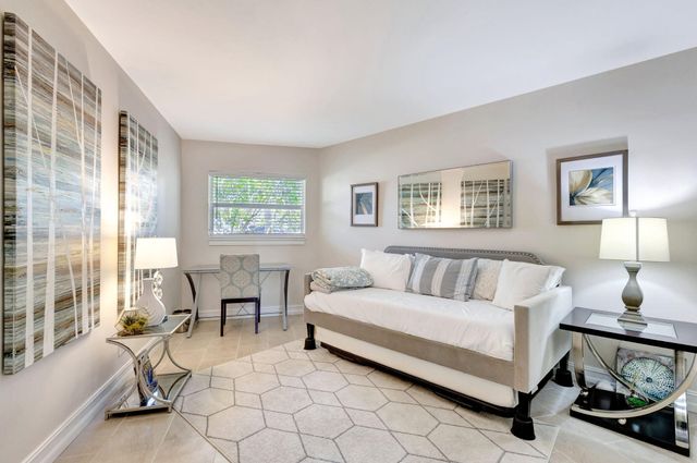 68 Yacht Club Drive 3, North Palm Beach, FL 33408