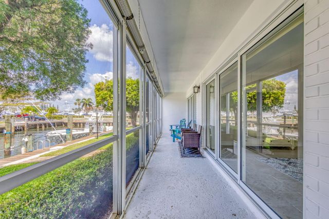 68 Yacht Club Drive 3, North Palm Beach, FL 33408