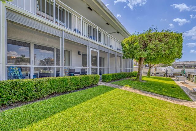 68 Yacht Club Drive 3, North Palm Beach, FL 33408