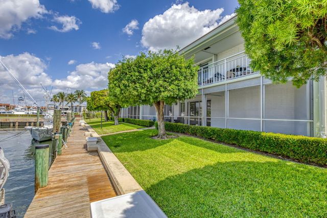 68 Yacht Club Drive 3, North Palm Beach, FL 33408