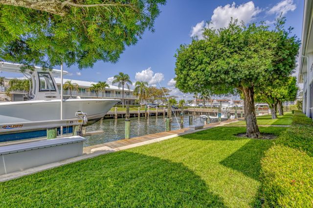 68 Yacht Club Drive 3, North Palm Beach, FL 33408