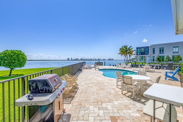 68 Yacht Club Drive 3, North Palm Beach, FL 33408