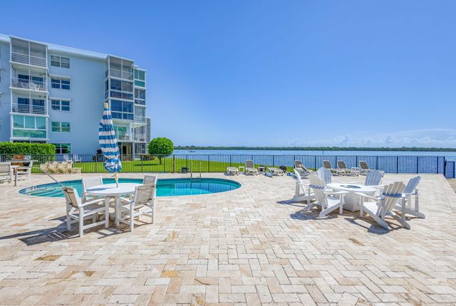 68 Yacht Club Drive 3, North Palm Beach, FL 33408
