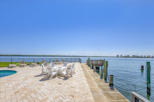 68 Yacht Club Drive 3, North Palm Beach, FL 33408