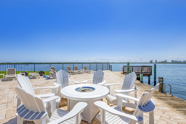 68 Yacht Club Drive 3, North Palm Beach, FL 33408