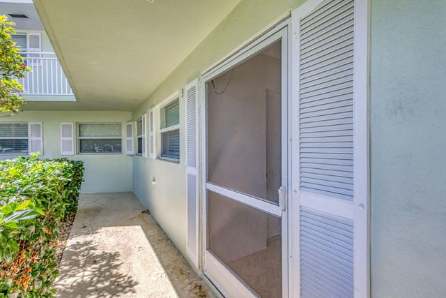 68 Yacht Club Drive 3, North Palm Beach, FL 33408