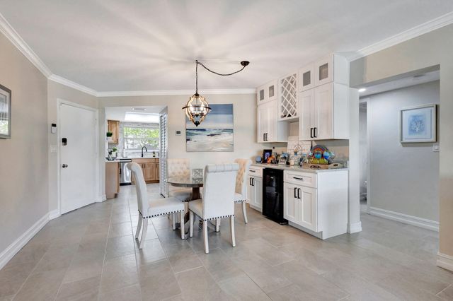 68 Yacht Club Drive 3, North Palm Beach, FL 33408