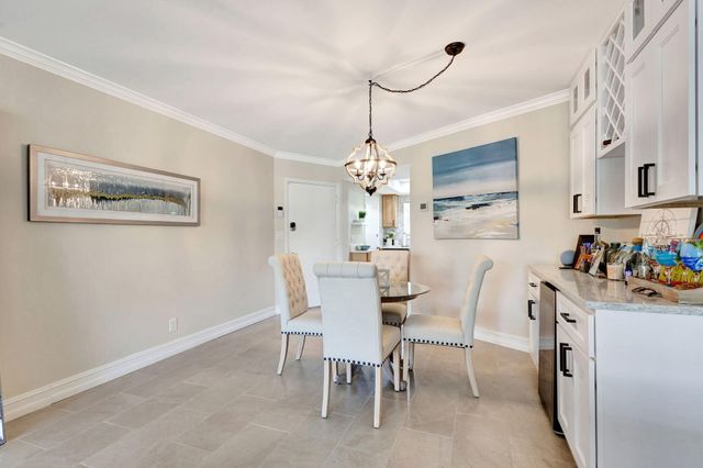 68 Yacht Club Drive 3, North Palm Beach, FL 33408