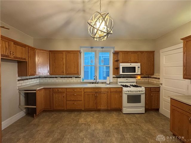 1573 Wayne Avenue, Dayton, OH 45410