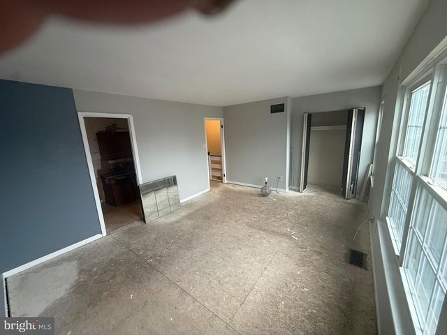 3 VICTORIA DR, Aston, PA 19014