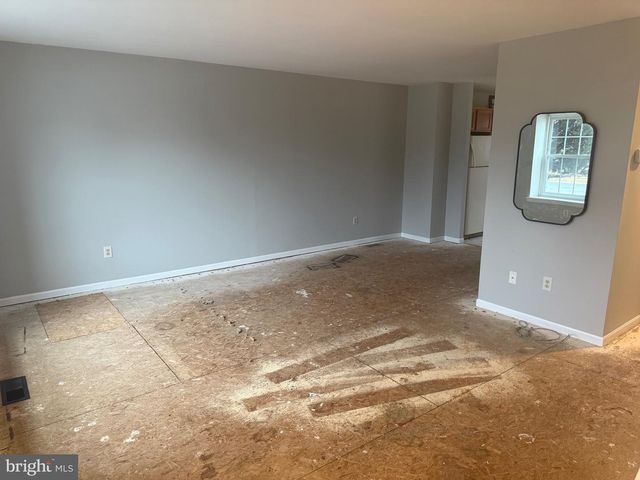 3 VICTORIA DR, Aston, PA 19014