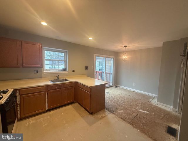 3 VICTORIA DR, Aston, PA 19014