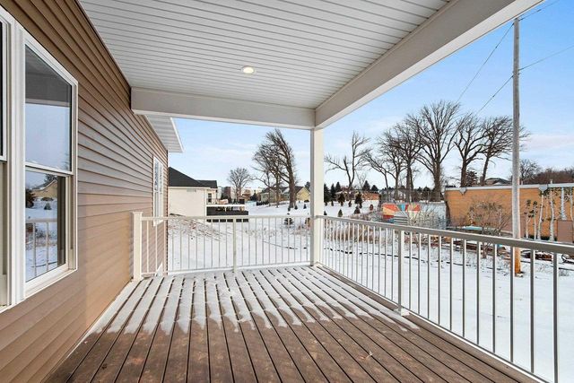 445 W PAPERMILL, Kimberly, WI 54136