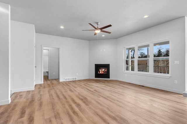 445 W PAPERMILL, Kimberly, WI 54136