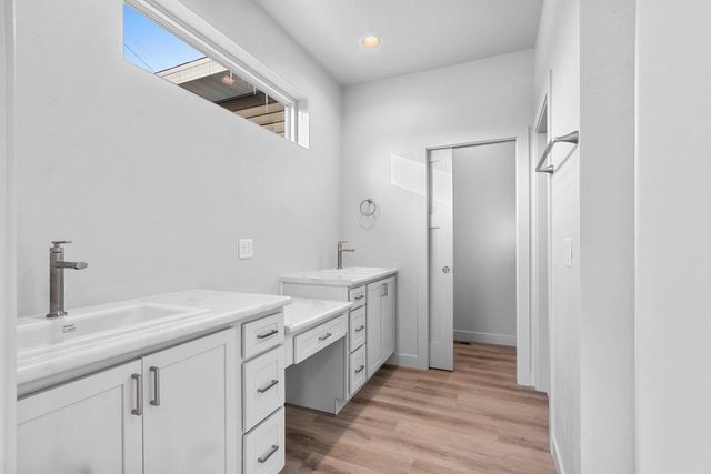 445 W PAPERMILL, Kimberly, WI 54136