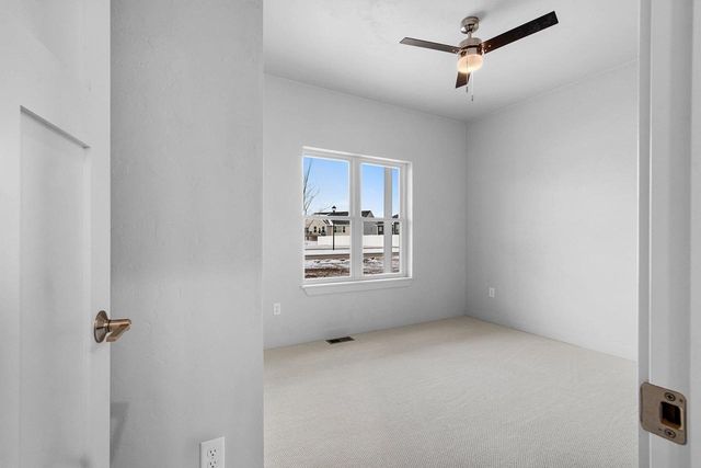 445 W PAPERMILL, Kimberly, WI 54136