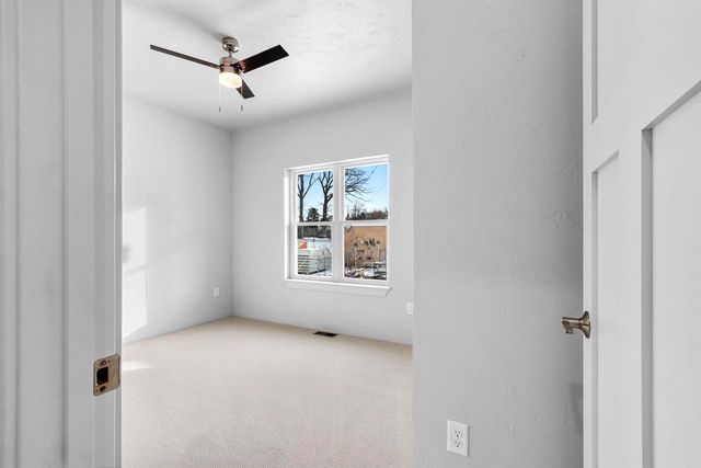 445 W PAPERMILL, Kimberly, WI 54136