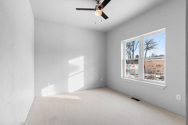 445 W PAPERMILL, Kimberly, WI 54136