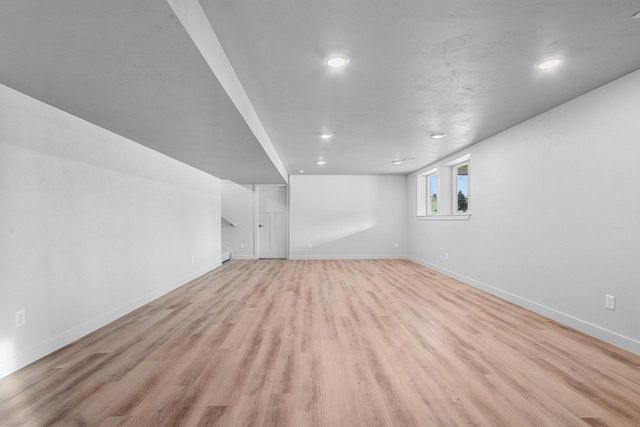 445 W PAPERMILL, Kimberly, WI 54136