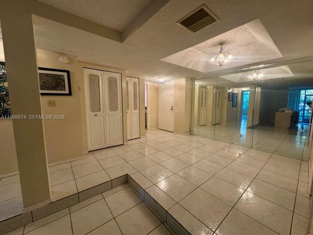 3720 Inverrary Drive 1N, Lauderhill, FL 33319