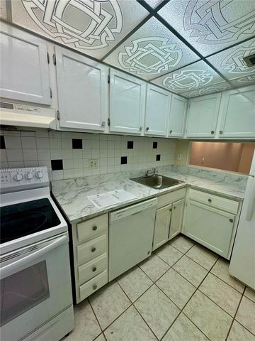 3720 Inverrary Drive 1N, Lauderhill, FL 33319