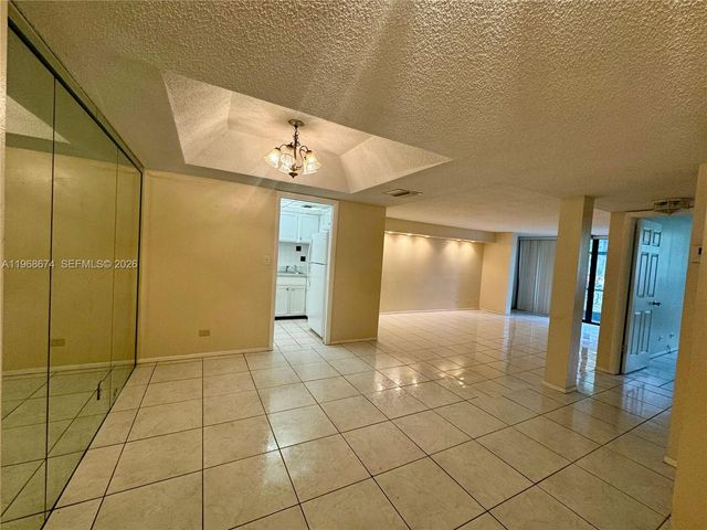 3720 Inverrary Drive 1N, Lauderhill, FL 33319