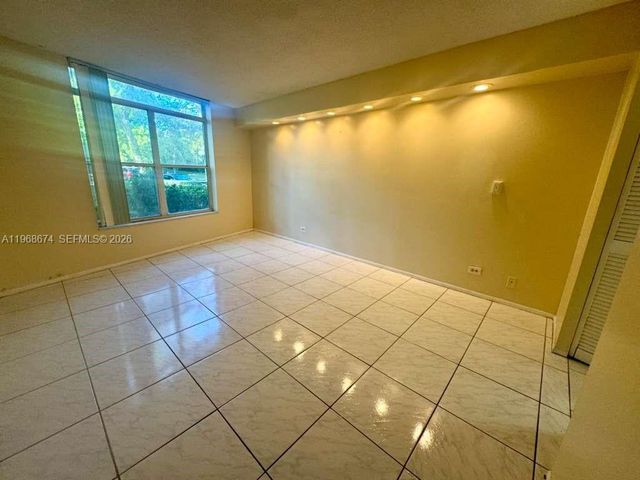 3720 Inverrary Drive 1N, Lauderhill, FL 33319
