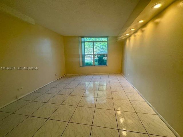 3720 Inverrary Drive 1N, Lauderhill, FL 33319
