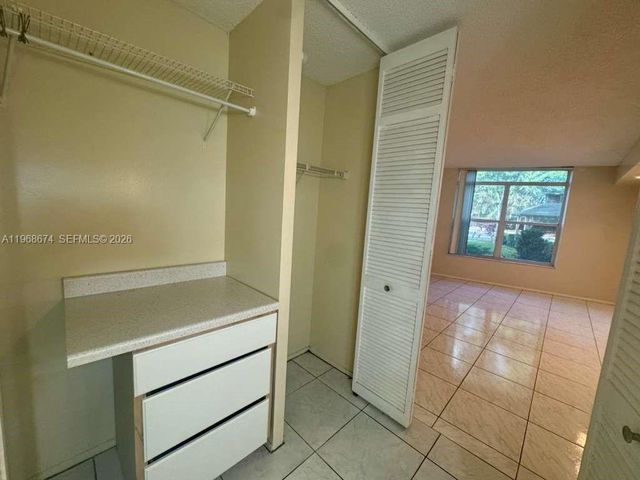 3720 Inverrary Drive 1N, Lauderhill, FL 33319