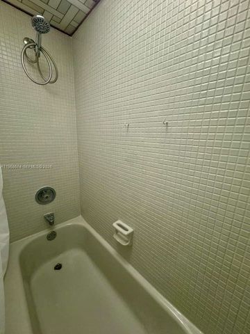 3720 Inverrary Drive 1N, Lauderhill, FL 33319
