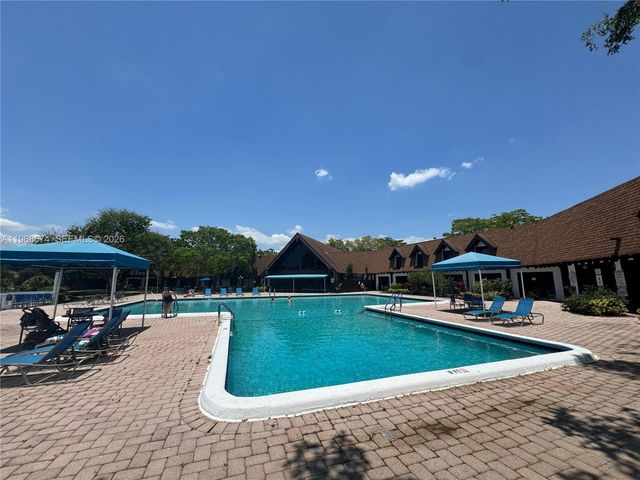 3720 Inverrary Drive 1N, Lauderhill, FL 33319