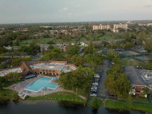 3720 Inverrary Drive 1N, Lauderhill, FL 33319