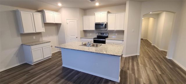 1832 T H Johnson CT, Taylor, TX 76574