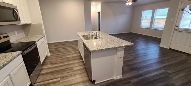 1832 T H Johnson CT, Taylor, TX 76574