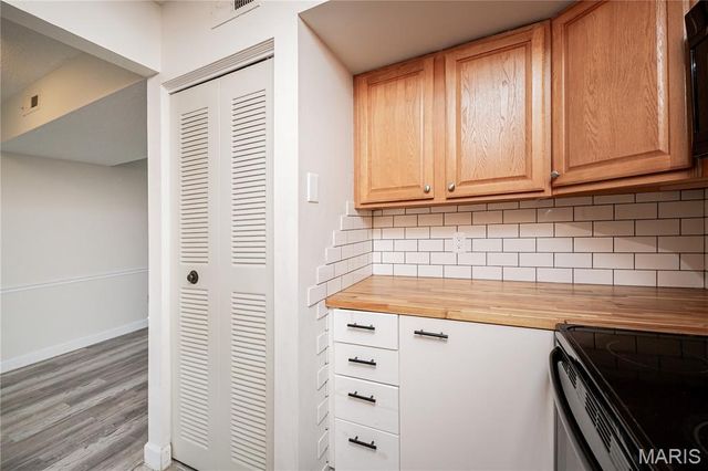 1447 Bobolink Place, Brentwood, MO 63144
