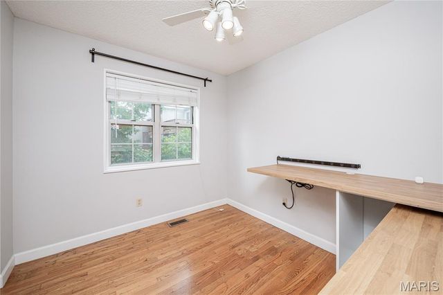 1447 Bobolink Place, Brentwood, MO 63144