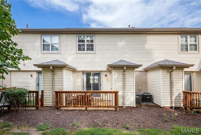 1447 Bobolink Place, Brentwood, MO 63144
